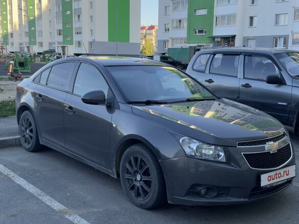 2011 Chevrolet Cruze I, серый, 800000 рублей - вид 1