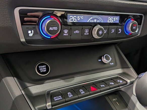 2026 Audi Q3 35 TFSI II (F3), серый - вид 18