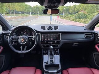 2023 Porsche Macan I Рестайлинг 2, чёрный, 5600878 рублей, вид 5