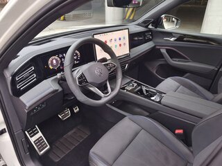 2026 Volkswagen Tiguan L Pro III (China Market), серый, 4620000 рублей, вид 3