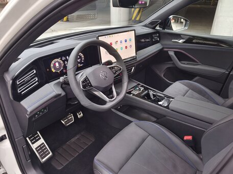 2026 Volkswagen Tiguan L Pro III (China Market), серый, 4620000 рублей, вид 3