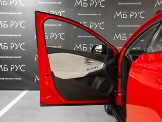 2017 Volvo V40 II Рестайлинг, красный, 2200000 рублей, вид 5