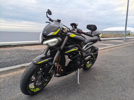 2021 Triumph Street Triple, чёрный, 700000 рублей, вид 1