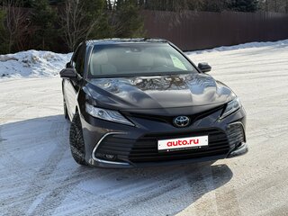 2022 Toyota Camry VIII (XV70) Рестайлинг, коричневый, 3650000 рублей, вид 3