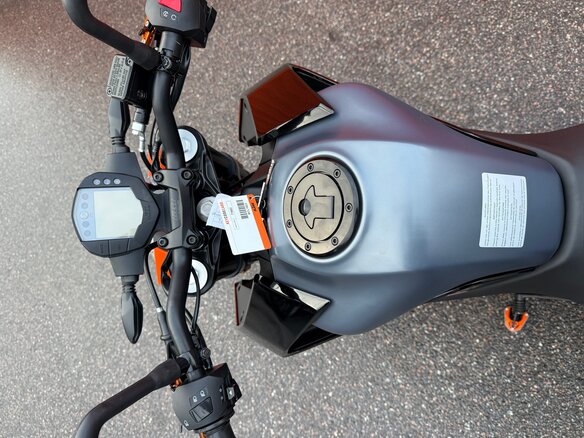 2023 KTM 250 Duke, чёрный, 399990 рублей - вид 14