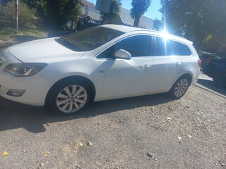 2012 Opel Astra J Рестайлинг, белый, 1150000 рублей, вид 2