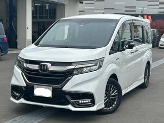 2019 Honda Stepwgn V Рестайлинг, белый, 1590000 рублей, вид 2