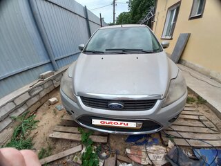 2010 Ford Focus II Рестайлинг, серебристый, 355000 рублей, вид 1