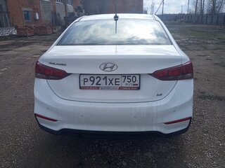 2019 Hyundai Solaris II, белый, 1300000 рублей, вид 5