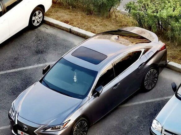 2019 Lexus ES 250 VII, серый, 4100000 рублей - вид 2