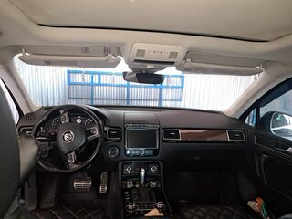 2017 Volkswagen Touareg II Рестайлинг, чёрный, 3450000 рублей, вид 4