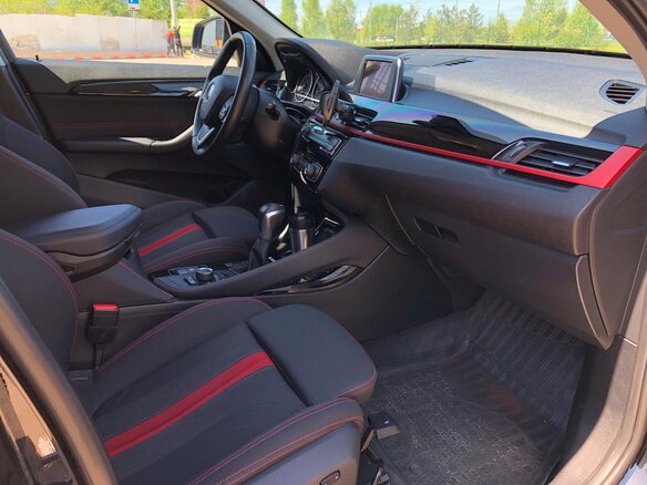 2016 BMW X1 20i xDrive II (F48), чёрный - вид 6