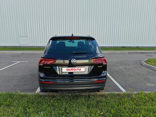 2019 Volkswagen Tiguan II, чёрный, 2350000 рублей, вид 4
