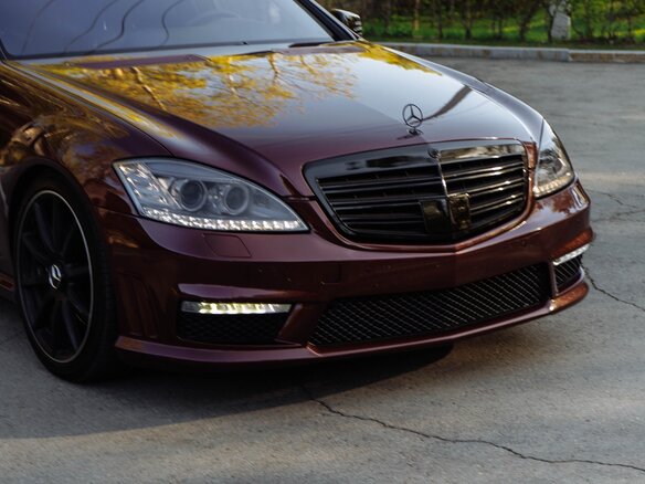 2007 Mercedes-Benz S-Класс 550 V (W221), красный, 2150000 рублей - вид 13