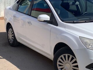 2009 Ford Focus II Рестайлинг, белый, 550000 рублей, вид 3