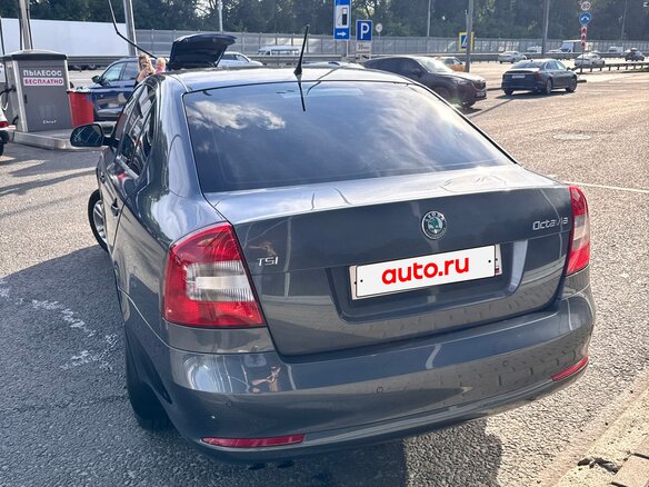 2012 Skoda Octavia II (A5) Рестайлинг, серый, 500000 рублей - вид 3