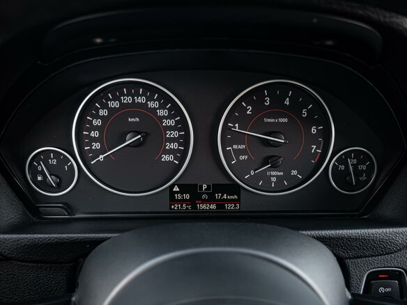 2016 BMW 3 серии 320i xDrive VI (F3x) Рестайлинг, белый - вид 15