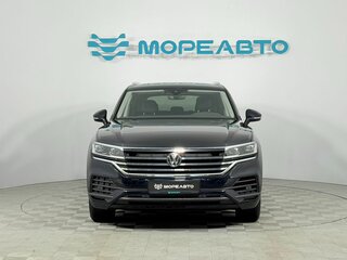 2019 Volkswagen Touareg III, синий, 4835000 рублей, вид 2