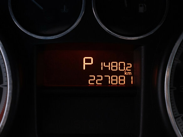 2009 Peugeot 308 I, белый - вид 11