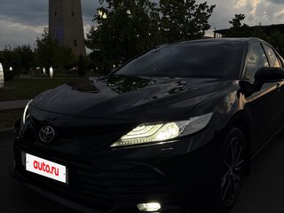 2021 Toyota Camry VIII (XV70) Рестайлинг, чёрный, 3000000 рублей, вид 2