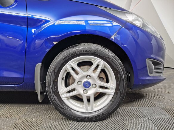 2015 Ford Fiesta Mk6 Рестайлинг, синий - вид 8