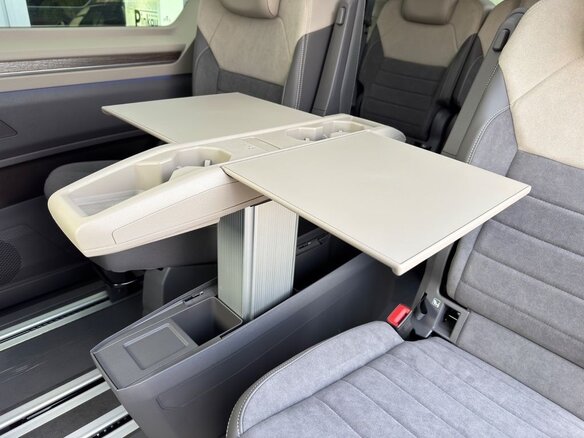 2025 Volkswagen Multivan T7, чёрный, 9100000 рублей - вид 11