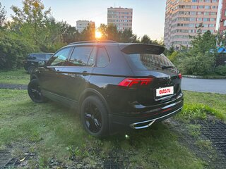 2022 Volkswagen Tiguan II Рестайлинг, чёрный, 3050000 рублей, вид 4