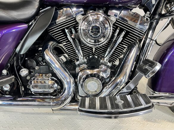 2010 Harley-Davidson Electra Glide, фиолетовый, 690000 рублей - вид 32