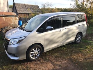 2016 Toyota Noah III (R80), серый, 1870000 рублей, вид 3