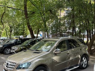 2008 Mercedes-Benz M-Класс 500 II (W164), бежевый, 1290000 рублей, вид 1