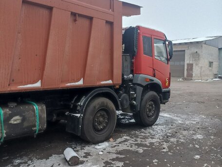 2007 FAW J5 CA3312, красный, 1800000 рублей, вид 2