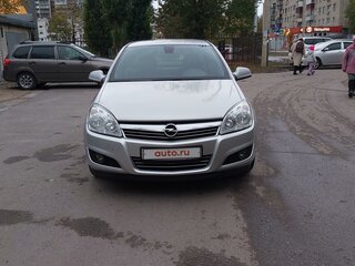 2011 Opel Astra H Рестайлинг, серебристый, 770000 рублей, вид 1