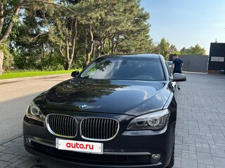 2010 BMW 7 серии Long 740Li V (F01/F02/F04), серый, 1900000 рублей, вид 2