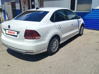 2016 Volkswagen Polo V Рестайлинг, белый, 750000 рублей, вид 3