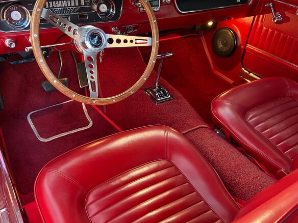 1965 Ford Mustang I, красный - вид 1