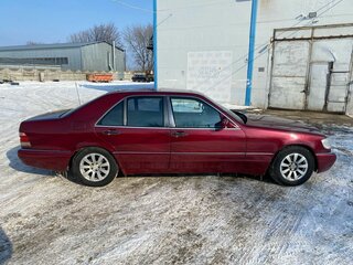 1995 Mercedes-Benz S-Класс 320 III (W140) Рестайлинг, красный, 850000 рублей, вид 4