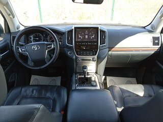 2020 Toyota Land Cruiser 200 Series Рестайлинг 2, белый, 7920000 рублей, вид 5