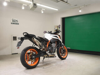 2021 KTM 890 Duke R, белый, 900000 рублей, вид 5
