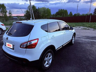 2013 Nissan Qashqai I Рестайлинг, белый, 1300000 рублей, вид 3