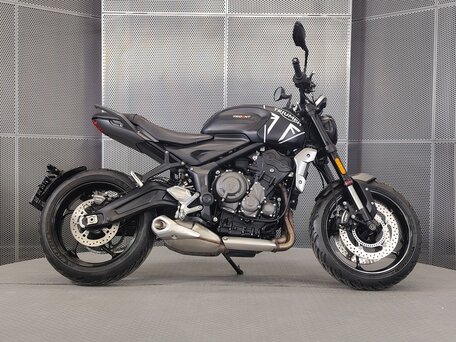 2021 Triumph Trident 660, чёрный, 749000 рублей, вид 1