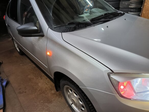 2017 Lada (ВАЗ) Granta I, серебристый, 650000 рублей - вид 17