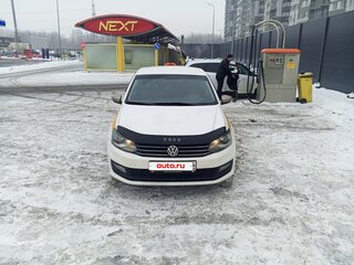 2016 Volkswagen Polo V Рестайлинг, бежевый, 600000 рублей, вид 2