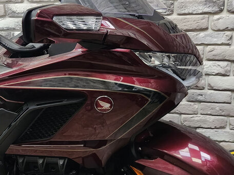 2025 Honda GL 1800 Gold Wing, пурпурный, 3699999 рублей, вид 1