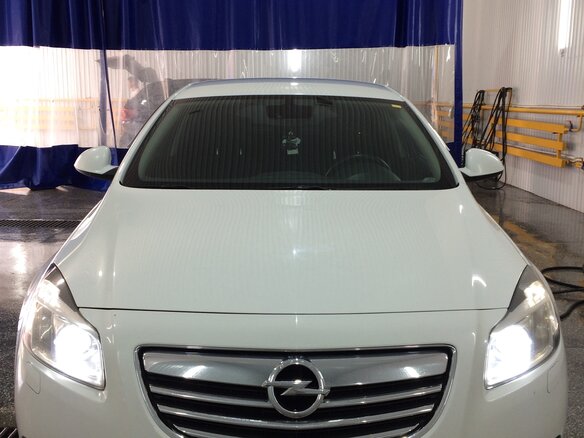 2010 Opel Insignia I, белый, 700000 рублей