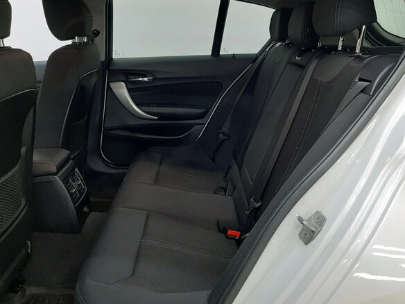 2018 BMW 1 серии 118i II (F20/F21) Рестайлинг 2, белый, 1539000 рублей - вид 11