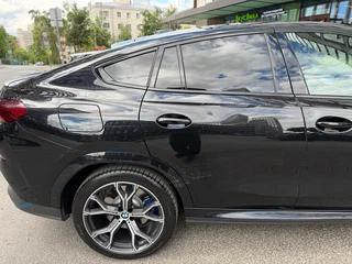 2020 BMW X6 30d III (G06), чёрный, 7350000 рублей, вид 4