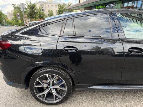 2020 BMW X6 30d III (G06), чёрный, 7350000 рублей, вид 4