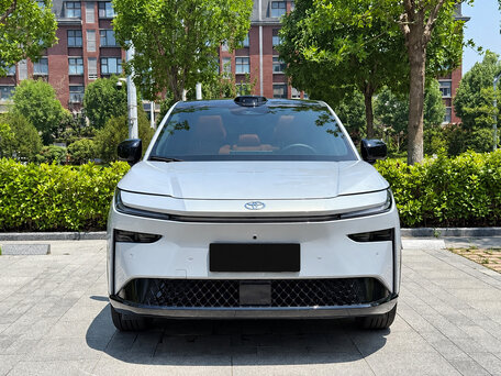2026 Toyota bZ3X 58.3 kWh, серебристый, 2690000 рублей, вид 3