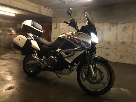 2011 Honda XL1000V Varadero, белый, 1000000 рублей, вид 2