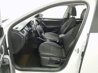 2018 Skoda Octavia III (A7) Рестайлинг, белый, 1350000 рублей, вид 2